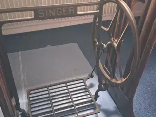 SYMASKINEBORD SINGER