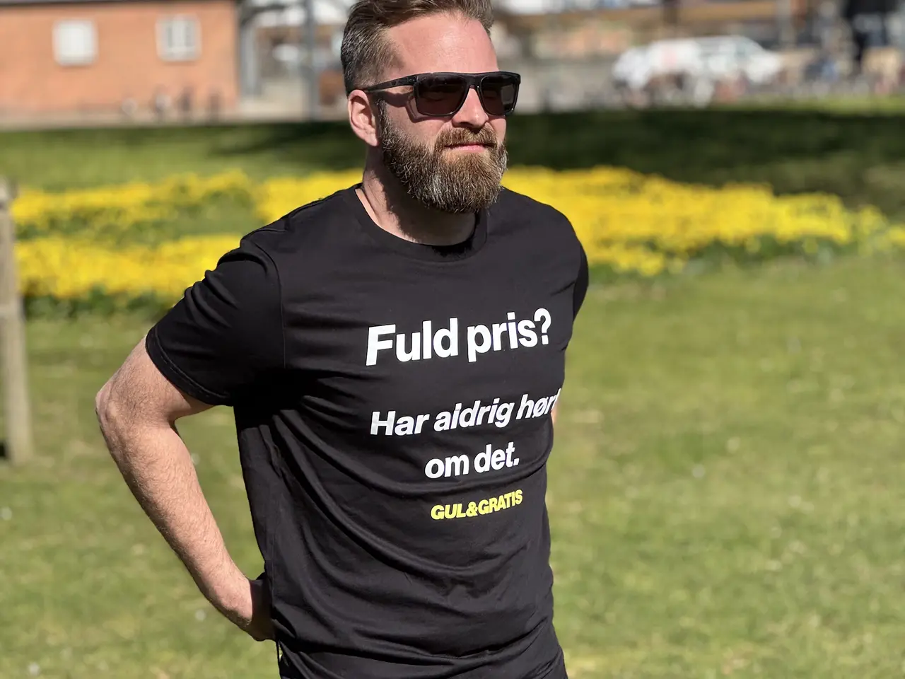 Billede 1 - Gul&Gratis T-shirt "Fuld pris?"