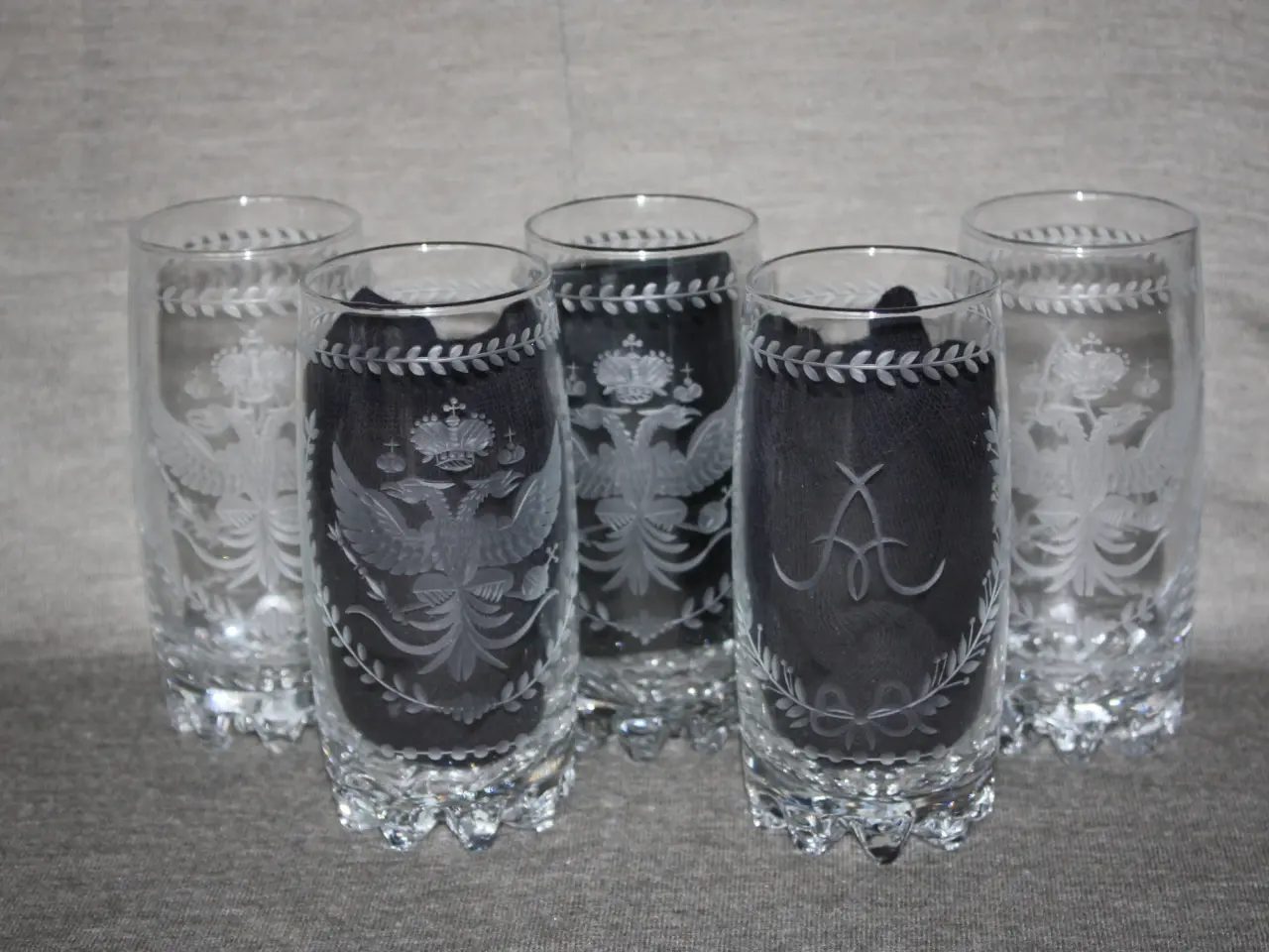 Billede 1 - Unikke russiske hånddekorerede glas sælges.