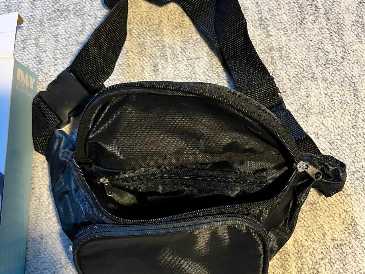 Billede 4 - Day bæltetaske ny