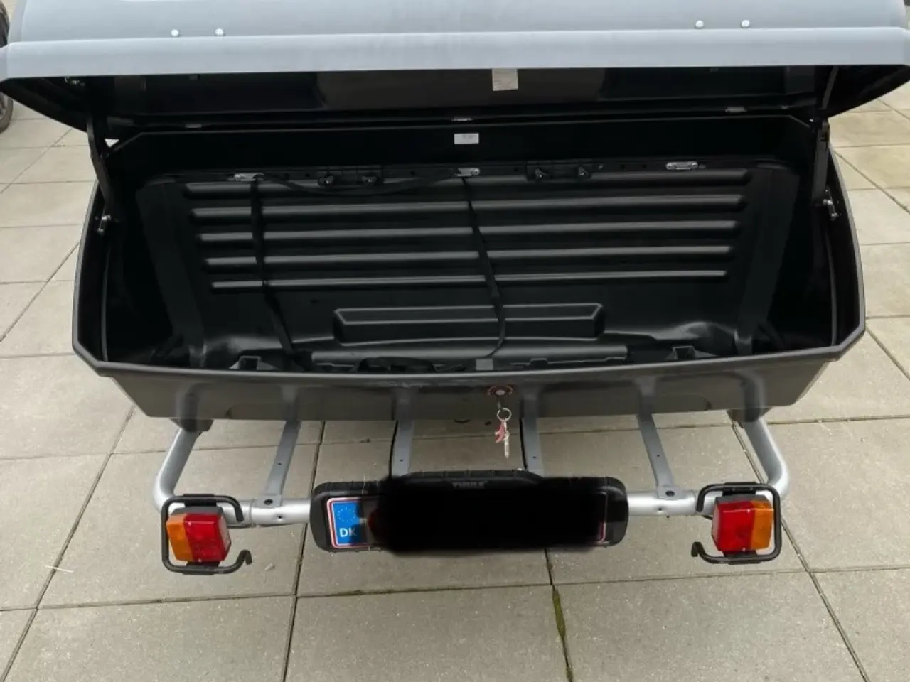 Billede 3 - UDLEJES - Bagageboks anhængertræk 420L Thule 