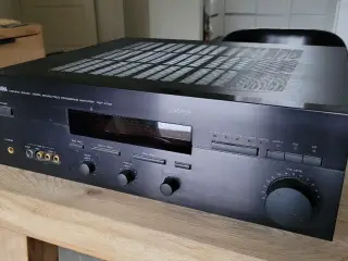 Yamaha DSP-A780 Dolby Digital forstærker.