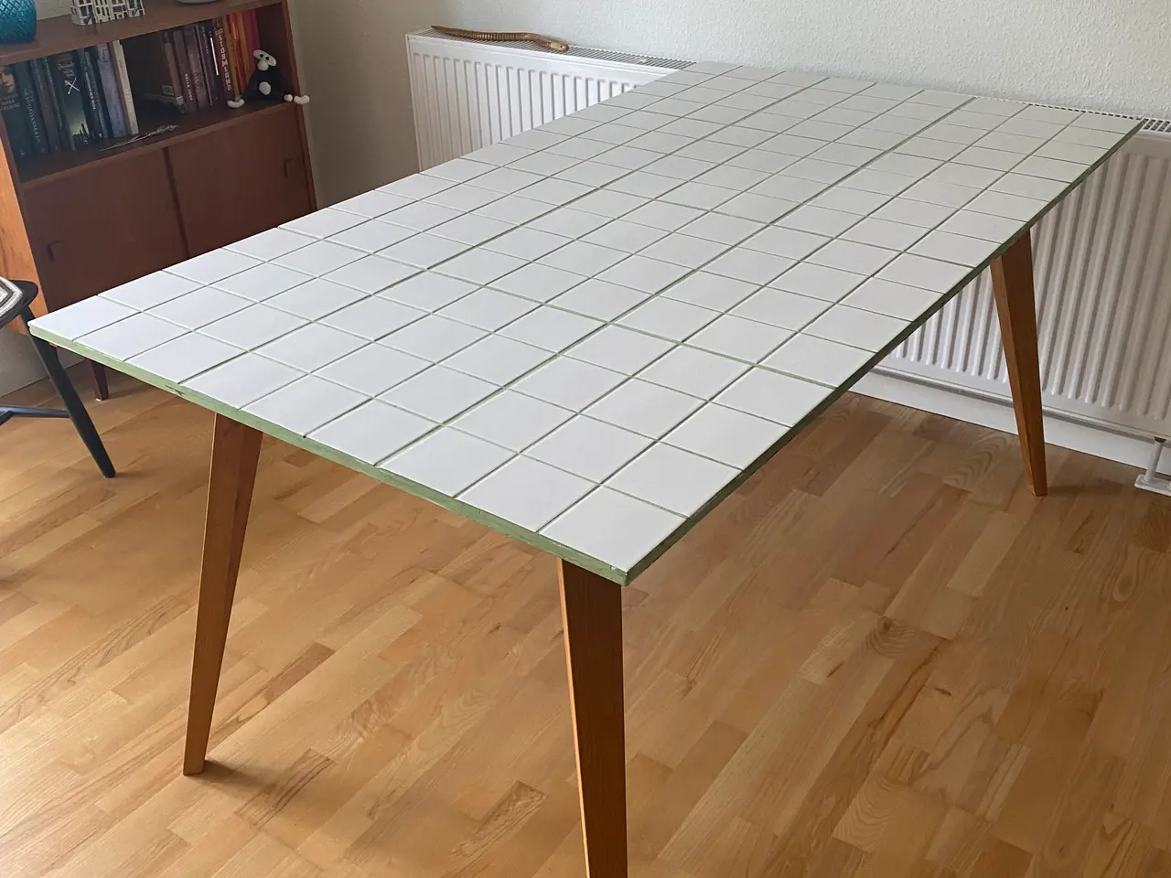 Billede 1 - Spisebord med fliser/klinker