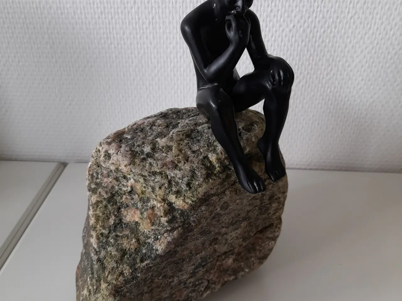 Billede 1 - Lille skulpturer i rasin på Bornholms granit 