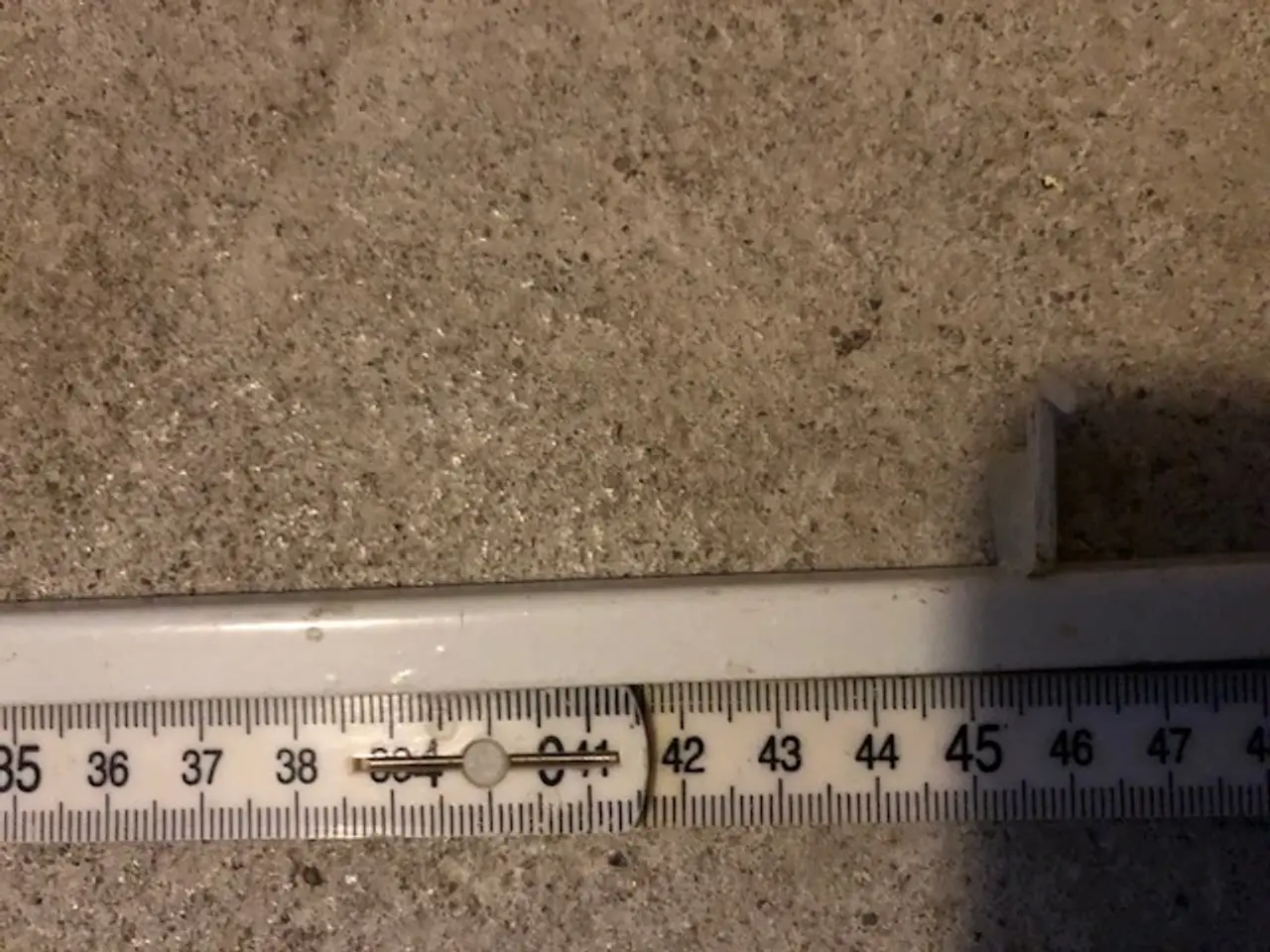 Billede 1 - Jern skinner 14 stk. til trådhylder Længde 55 cm