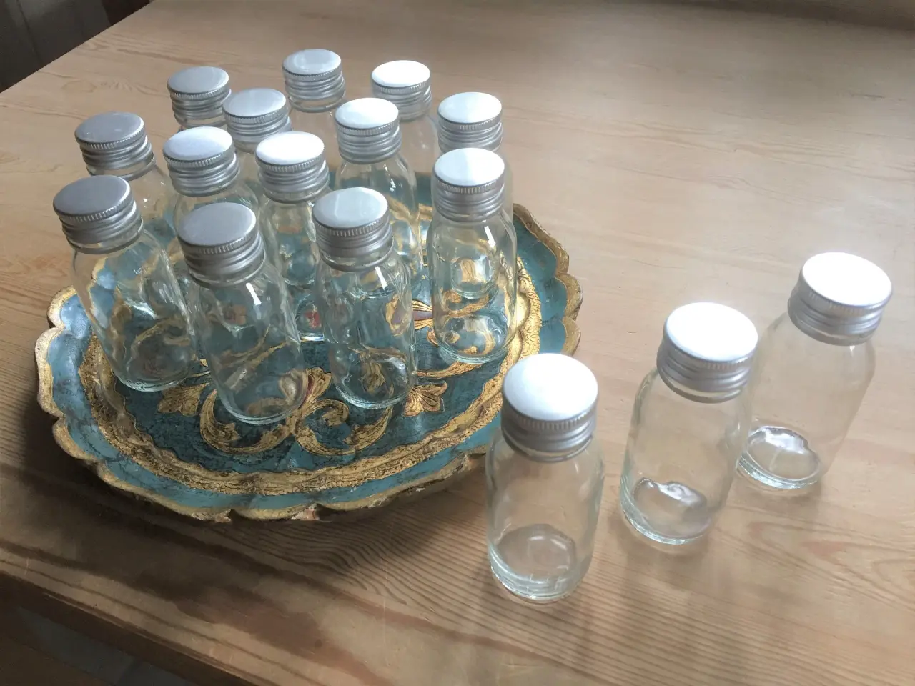 Billede 2 - 80 + 10 små opbevaringsglas m/skruelåg m.m.