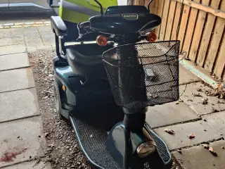 Karma El-Scooter, 737 HMI 34843