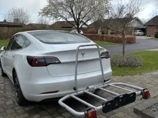 Udlejes Thule EasyBase platform