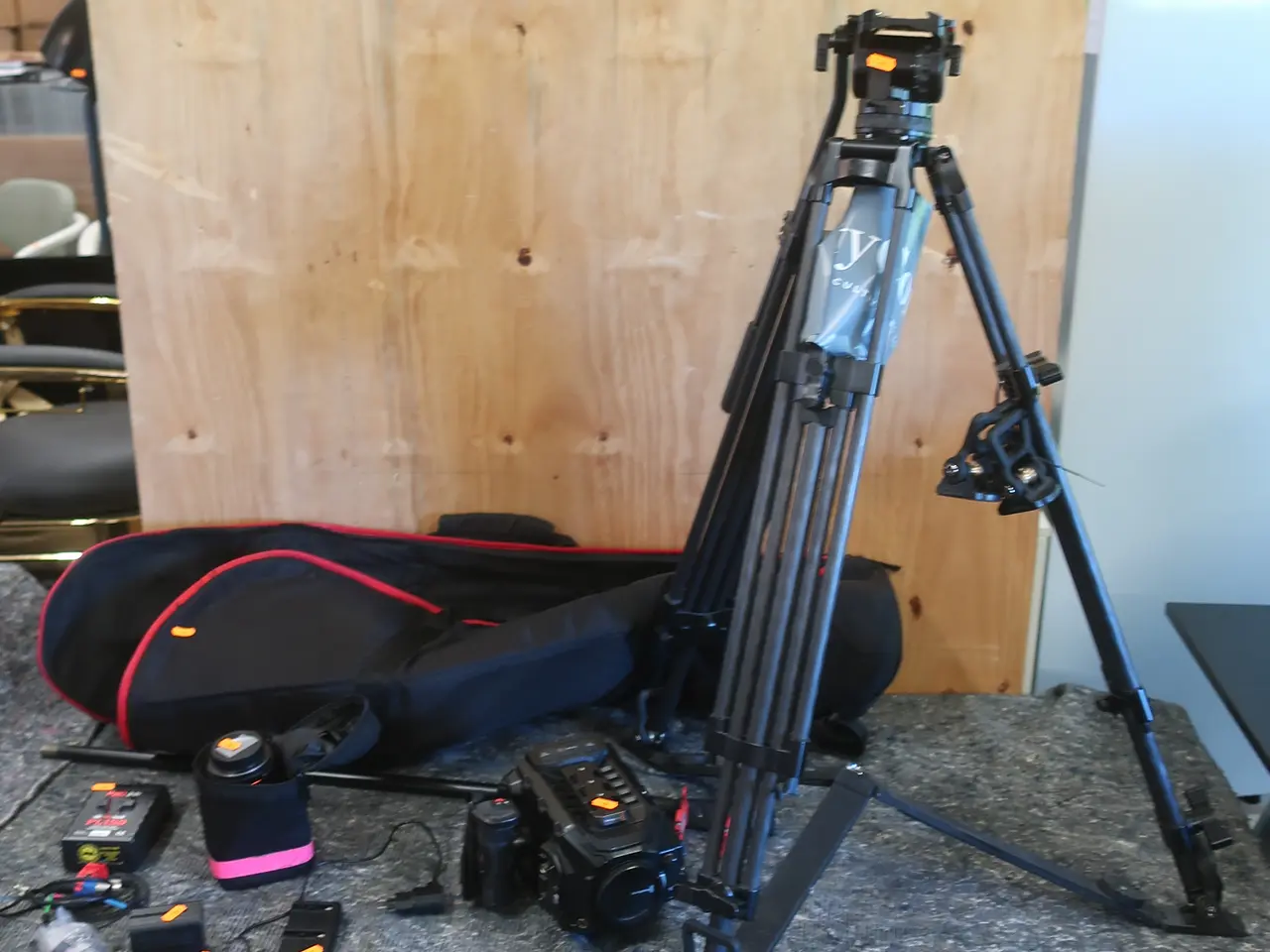 Billede 1 - Kamera BLACKMAGIC DESIGN med stativ og tilbehør