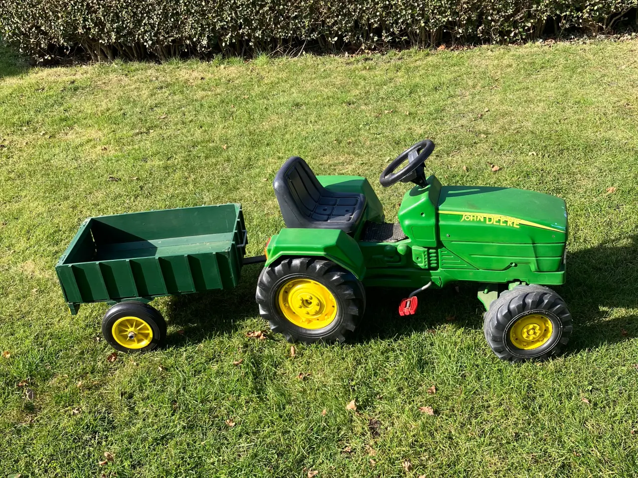 Billede 1 - Traktor ude leg 450,-