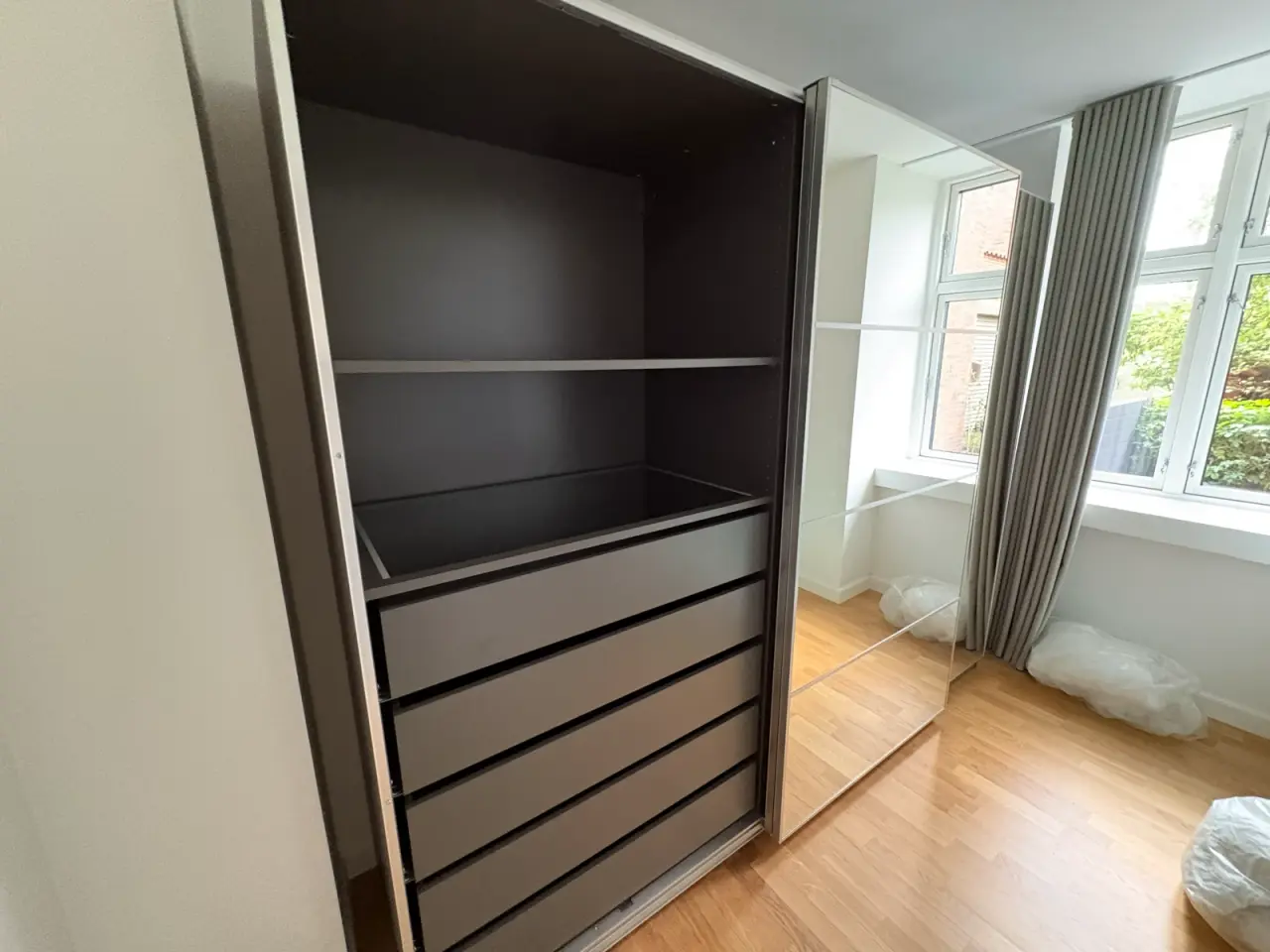 Billede 1 - Klædeskab