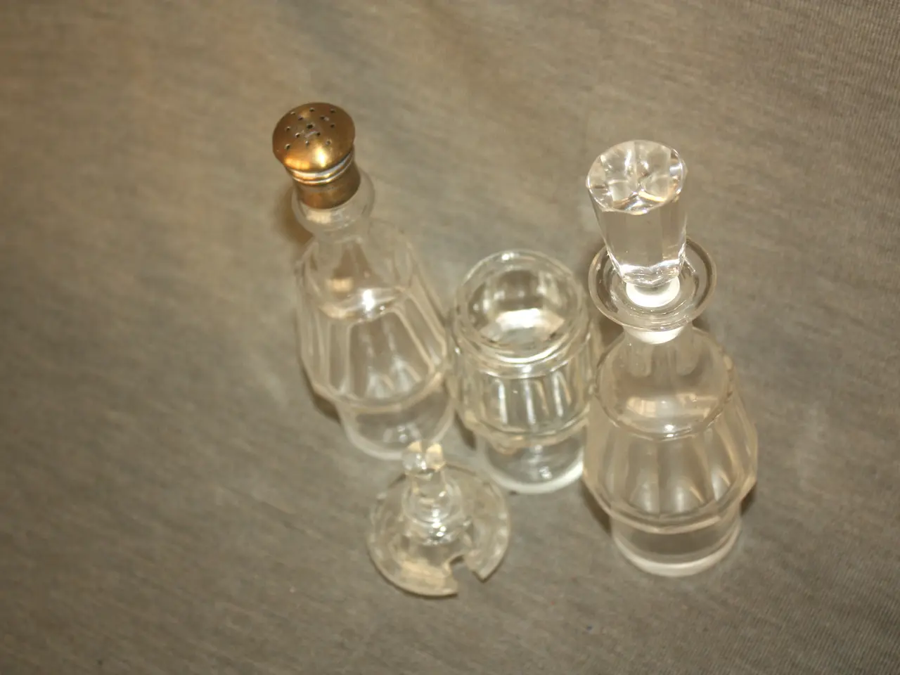 Billede 3 - Gammelt platmenage 3 stk. salt