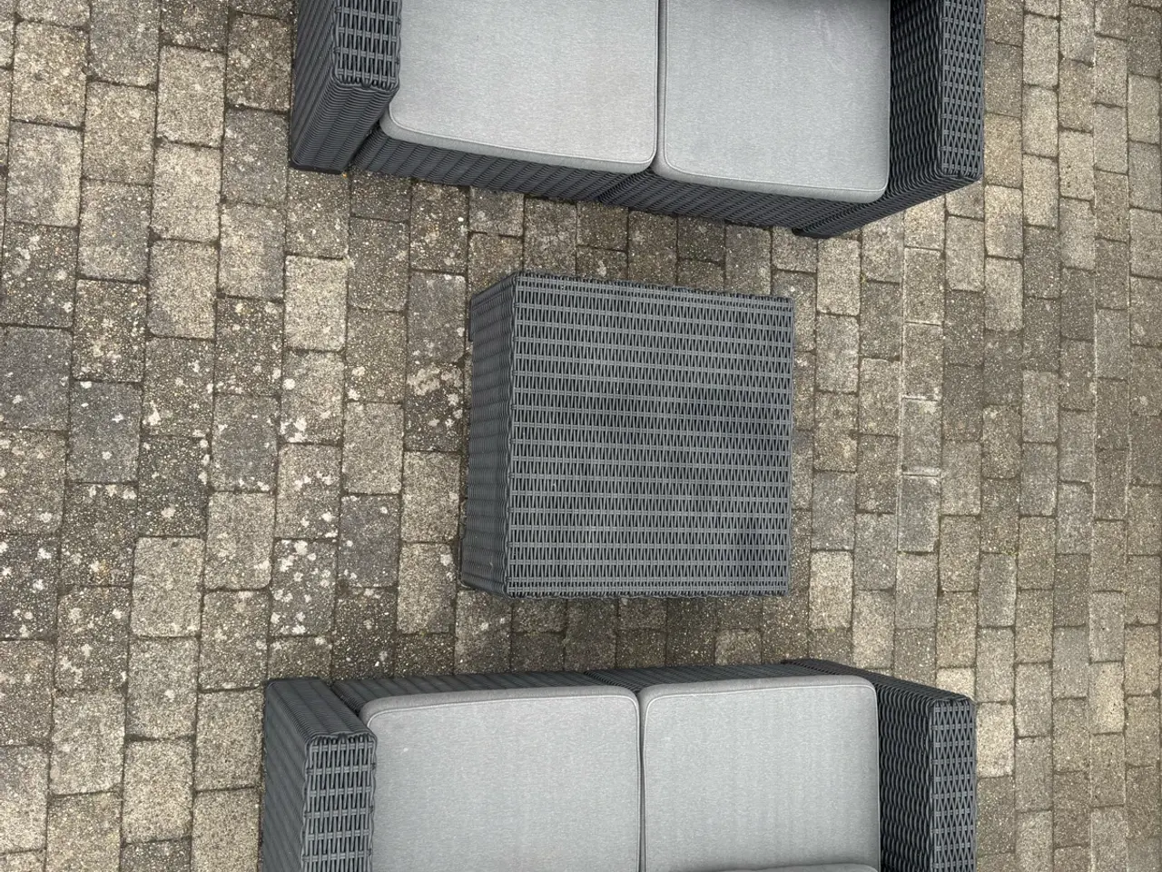 Billede 1 - 2 stk lounge sofaer inkl bord
