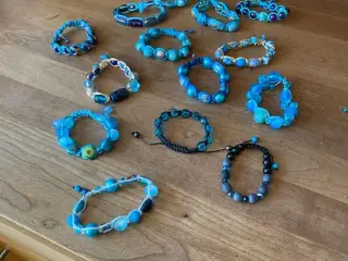 Nye knyttede armbånd