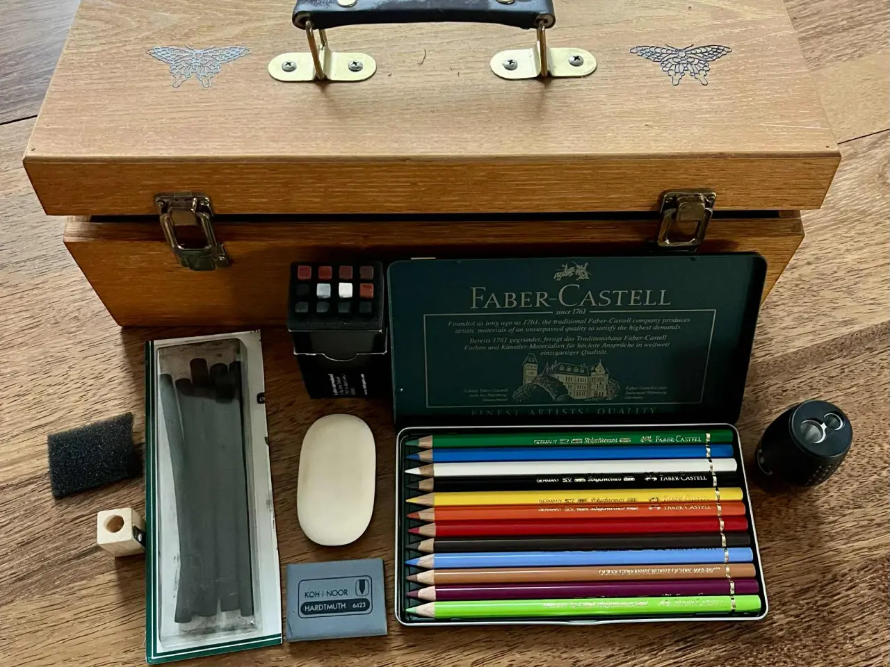 Billede 1 - Ubrugt Faber-Castell kunstnersæt + trææske + Conté