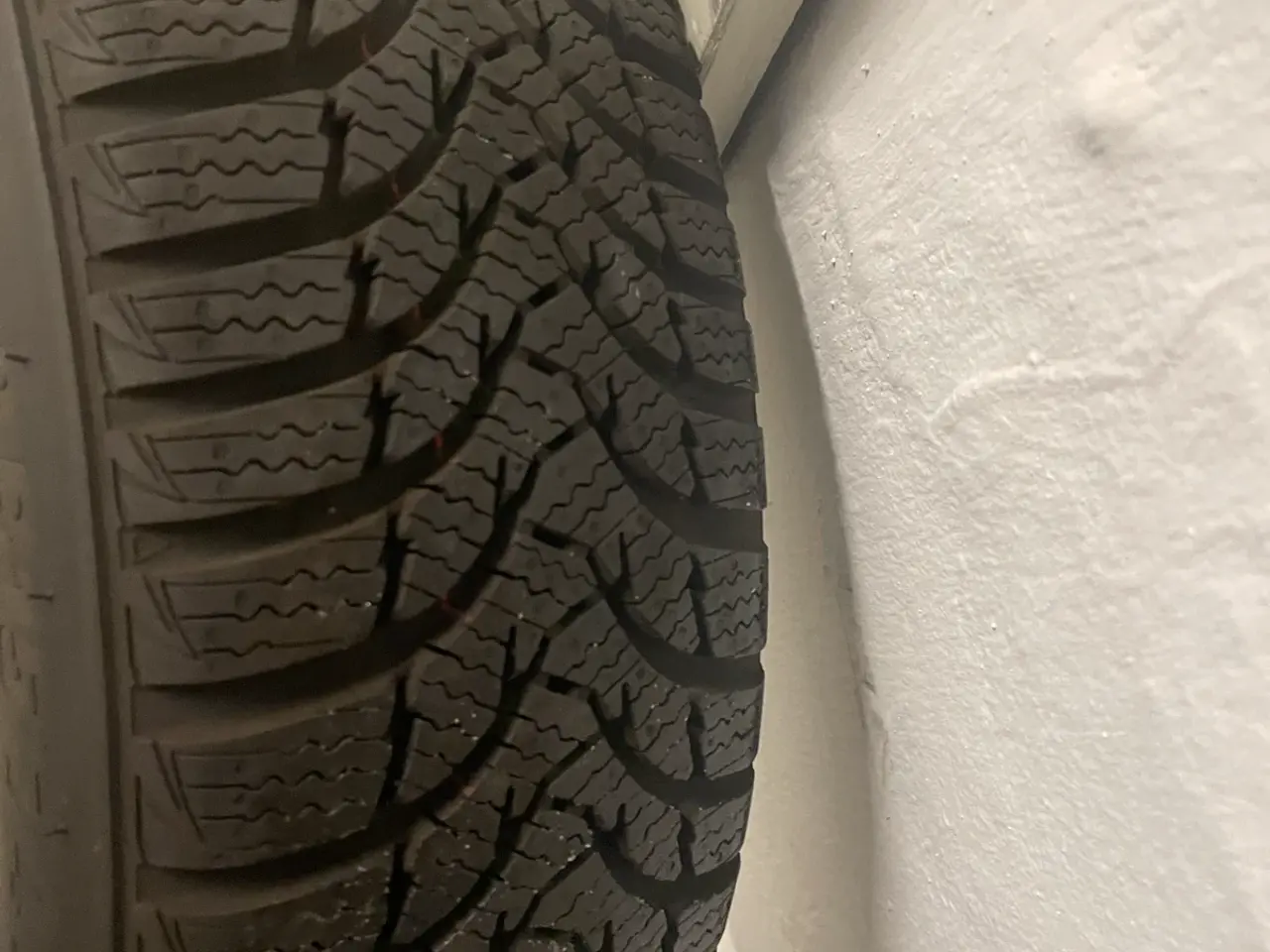 Billede 2 - Vinterdæk 15” og 16” til smart bil