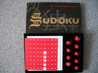 Sudoku brætspil med 100 spilleplader