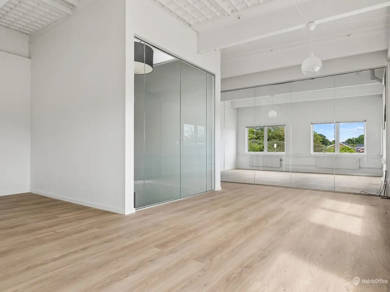 Billede 5 - 1.130 m² nyistandsat lager/showroom og kontor ud til trafikeret vej