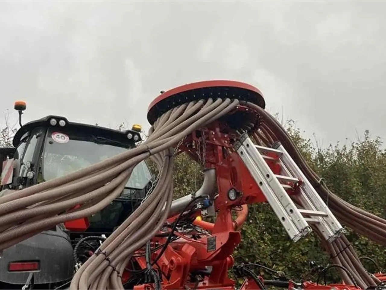 Billede 20 - Kuhn HR6040 med såmaskine Med dobbelt kammer fronttank