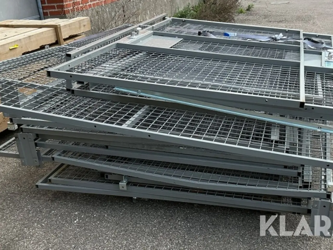 Billede 2 - Opbevaringsrum med skydegitterdøre, samlet længde 15 meter, 4 styk