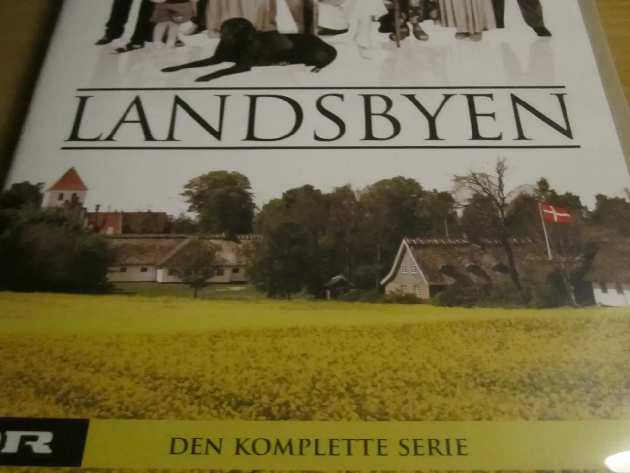 Billede 1 - LANDSBYEN. DEN KOMPLETTE SERIE.
