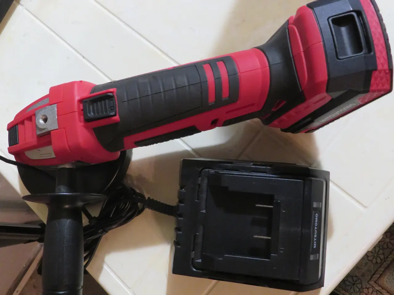 Billede 3 - Vinkel Sliber 18 volt med batterie i oplader 