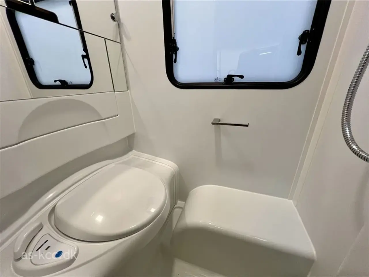 Billede 31 - 2026 - Adria Altea 502 UL Kampagne   Adria Altea 502 UL årg. 2026 5 Sovepladser, 4 Siddepladser 60 Selection jubilæumsmodel  med meget udstyr.