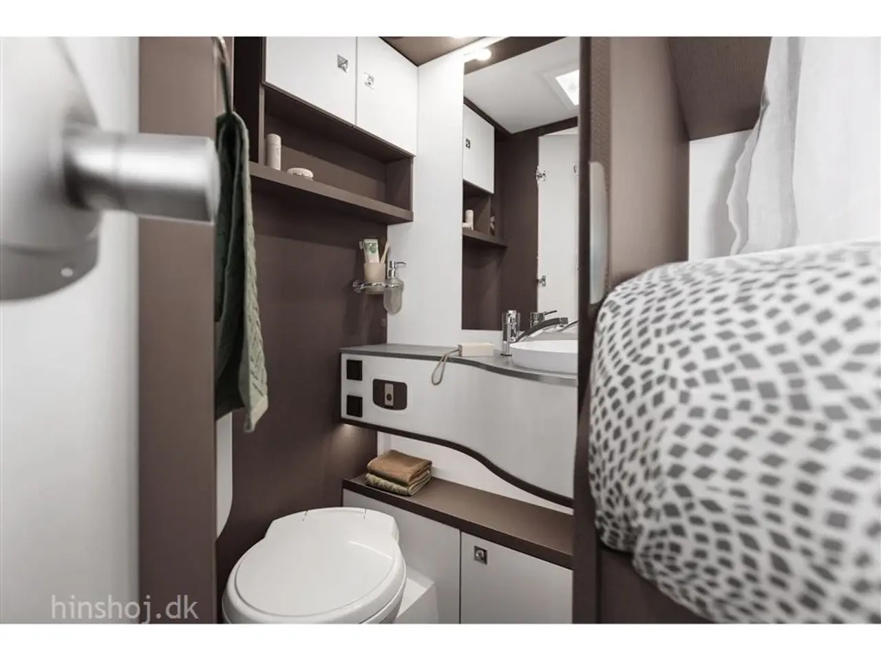 Billede 10 - 2025 - Etrusco T 7400 SB Aut Etrusco By Hymer – Italiensk Kvalitet og Komfort fra Hinshøj Caravan