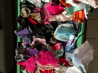 Barbiedukker, tøj, sko mv.