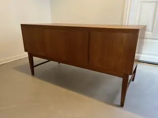 Skrivebord i teak - Arkitekttegnet