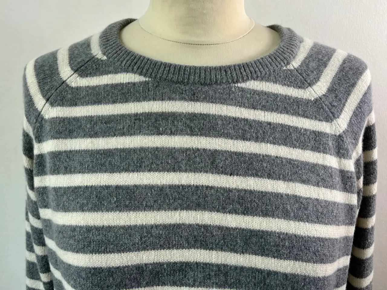 Billede 2 - GANNI, stribet strikbluse, str XL