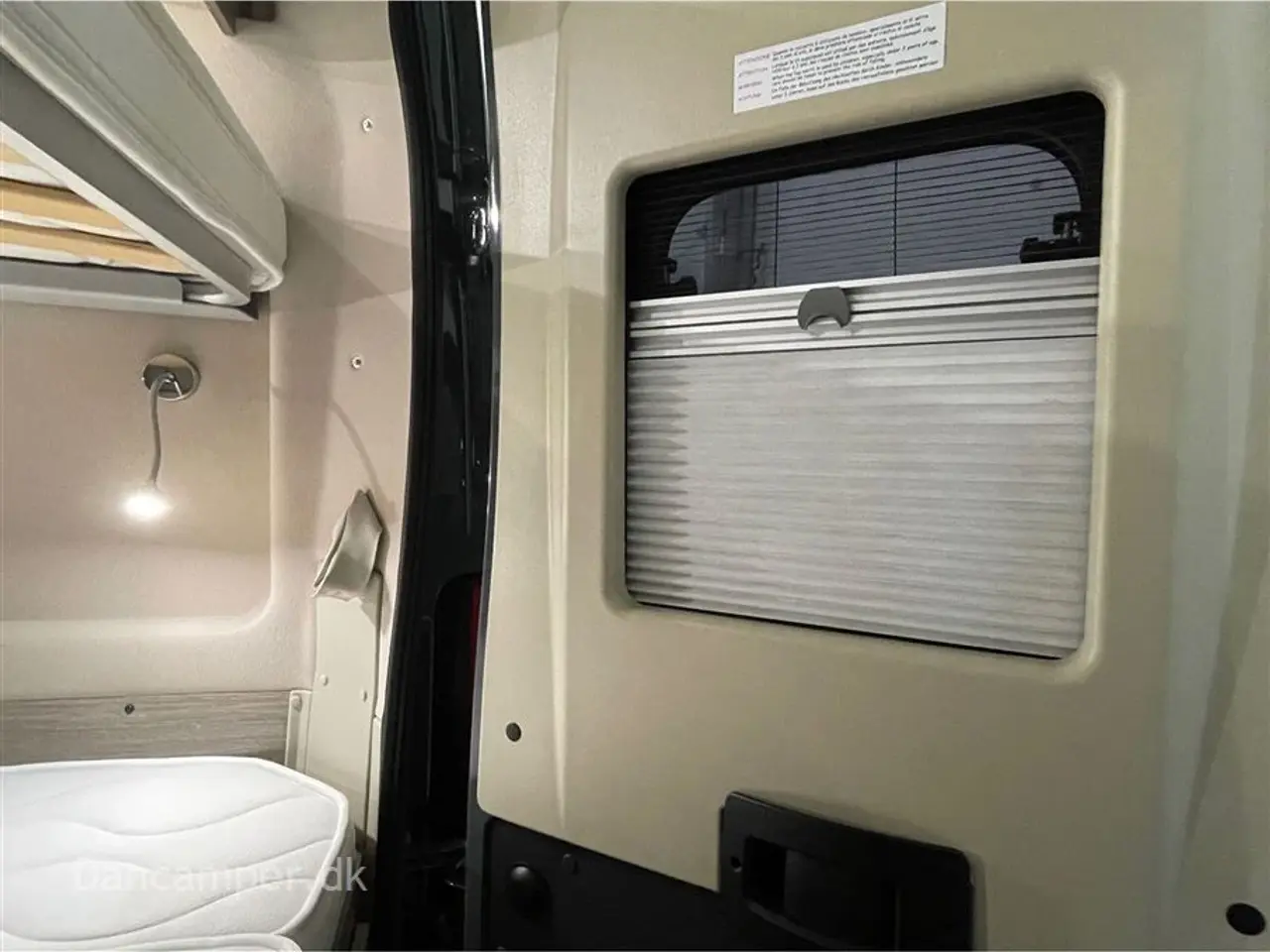 Billede 36 - 2023 - Chausson ROAD LINE V594 VIP MAX UNDER KLARGØRING! Super spændende, kort van med to dobbeltsenge på tværs i køjesystem. 2,2, L motor , 140 HK, solcelle og markise m.m.