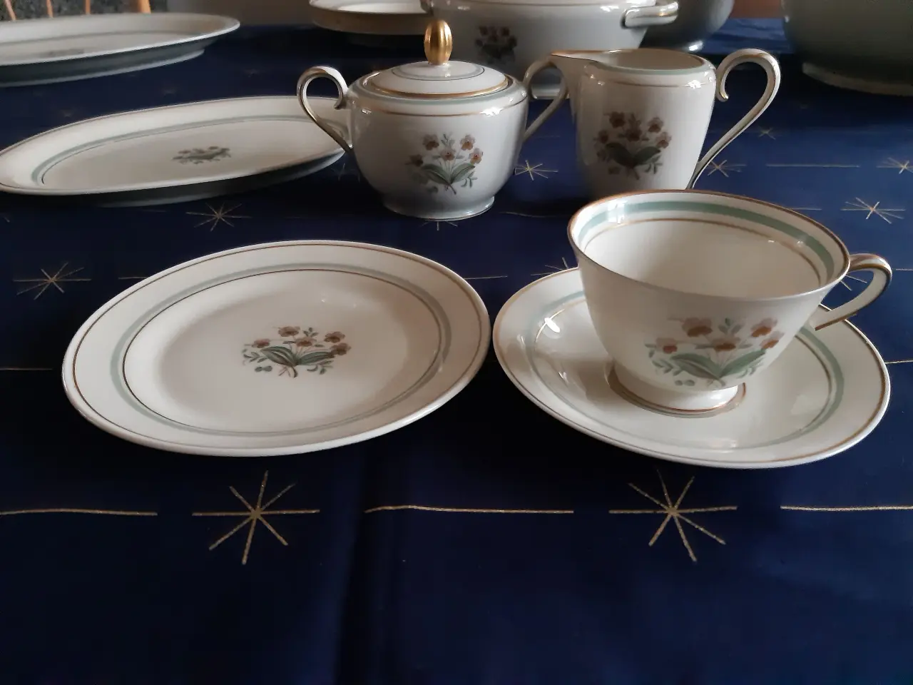 Billede 2 - Smukt "Juvel" spise/kaffestel - i snit 7 kr pr del