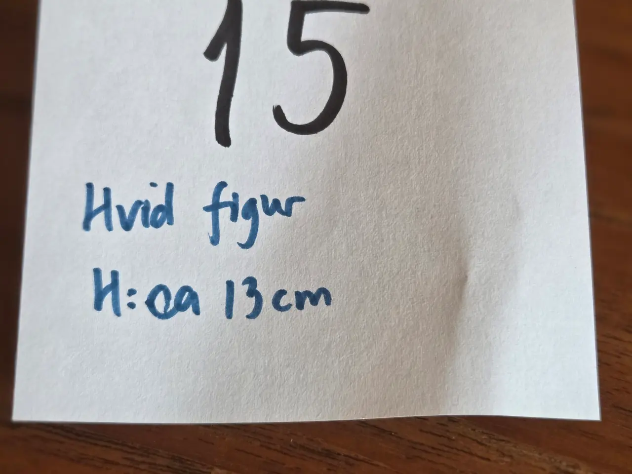 Billede 4 - Hvid porcelænsfigur – Børnefigur løftede arme 13cm