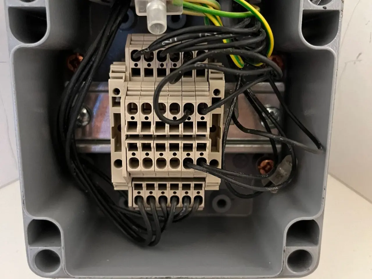 Billede 3 - Metal Electrical Junction Box w/ DIN Rail Terminal