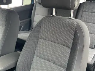 Vw touran 7 per. Med træk og nysynet.