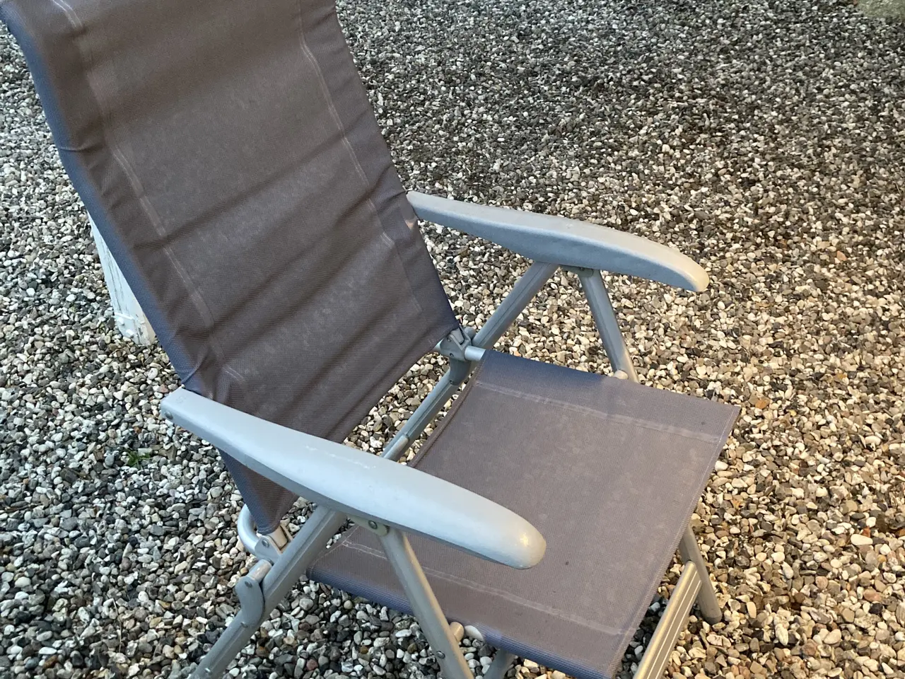 Billede 4 - Campingbord + 4 stole