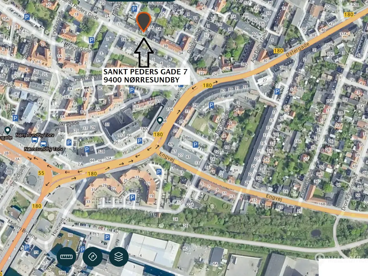 Billede 1 - Fast parkeringsplads til leje på Sankt Peders Gade 7. evt. med ladestander