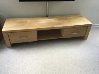 Tv bænk