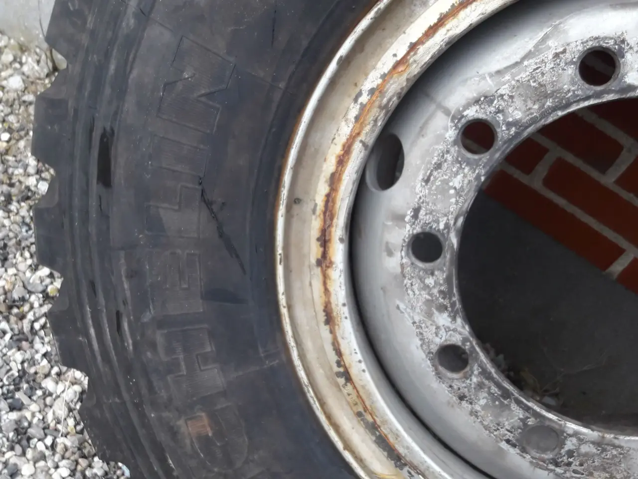 Billede 4 - Michelin 365/85 R20 XZL med fælg