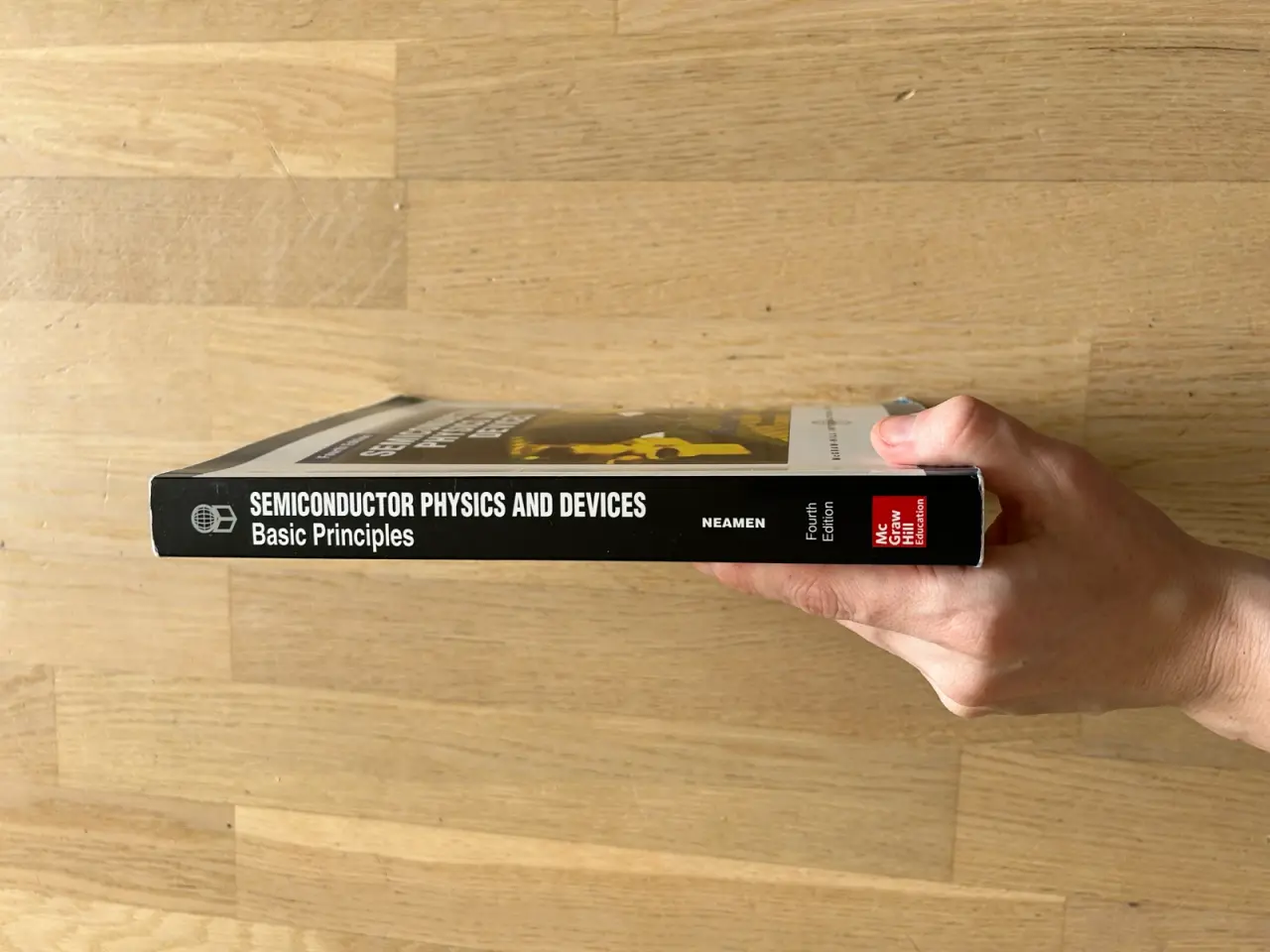 Billede 2 - Semiconductor Physics and Devices
