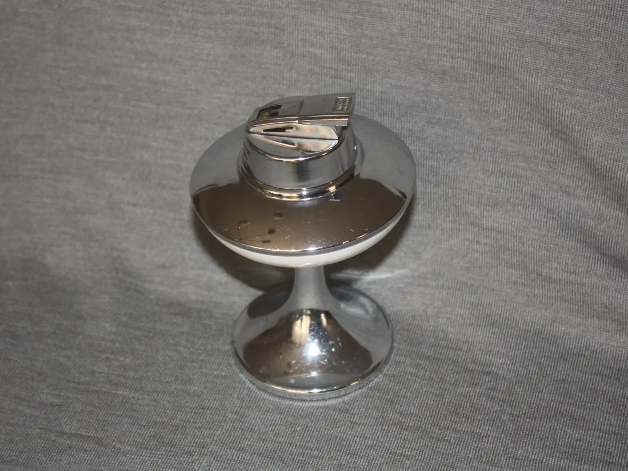 Billede 2 - Angus Electronics Age UFO lighter / bordlighter 