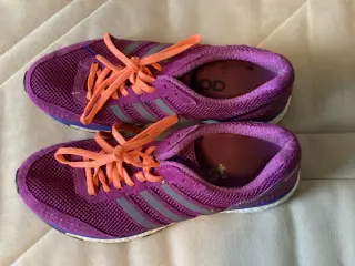 Sneakers i friske farver