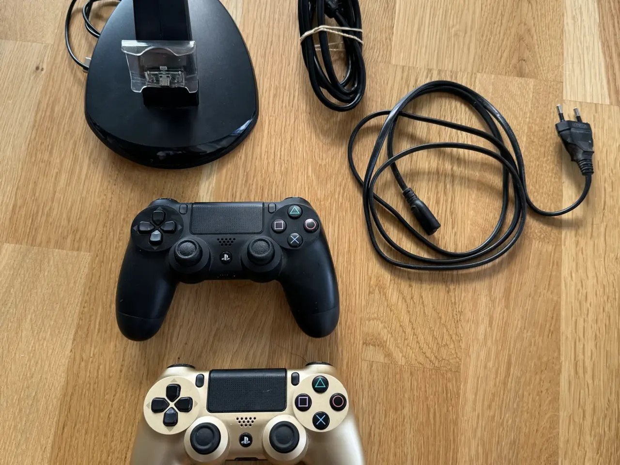 Billede 2 - PlayStation 4 – komplet pakke