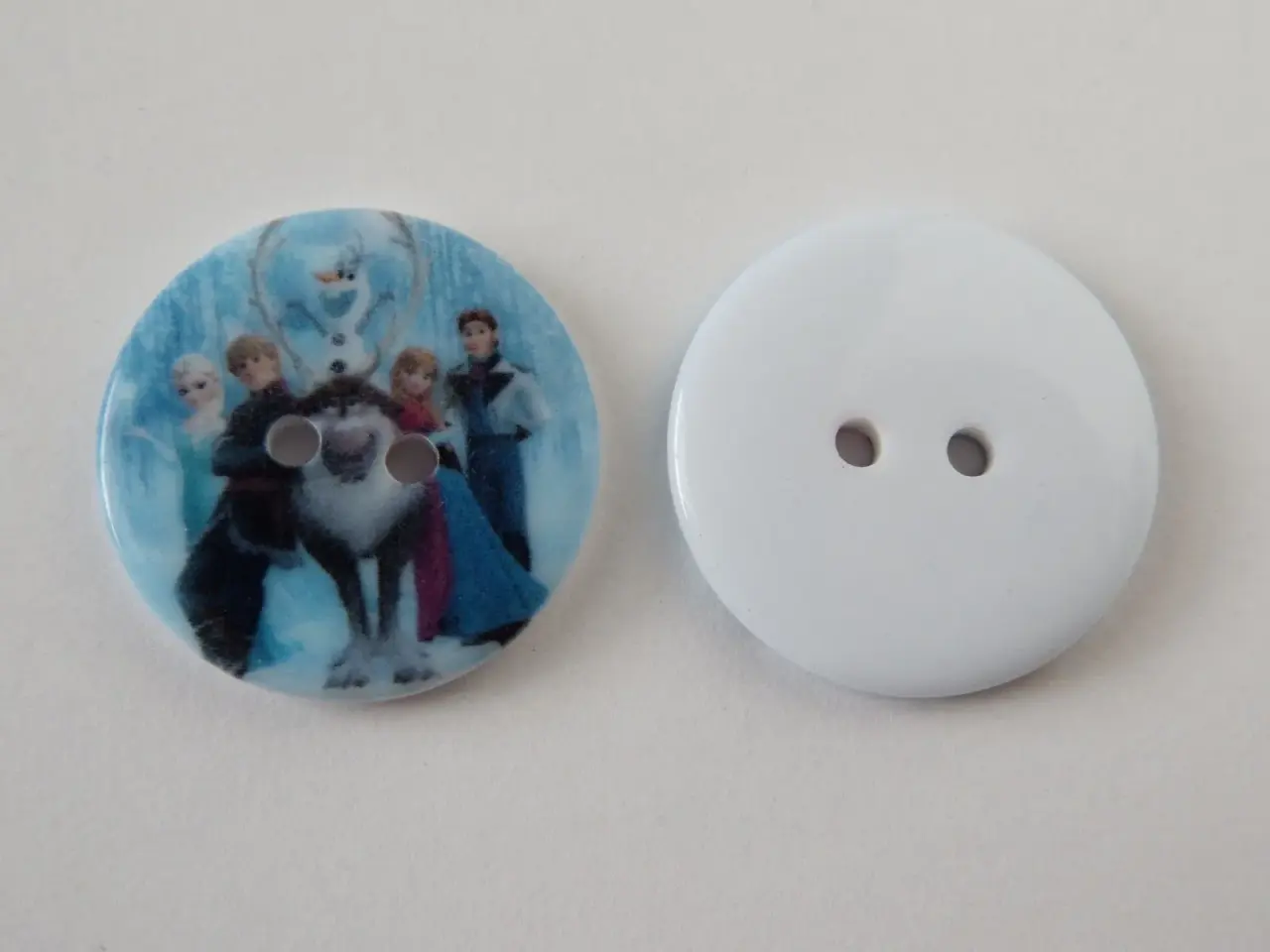 Billede 4 - Knapper med Frost og Minions