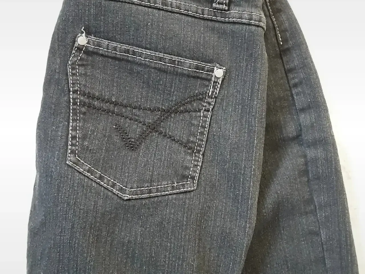 Billede 3 - Bukser/t-shirt/cardigan sæt. Str. 38.- 40.