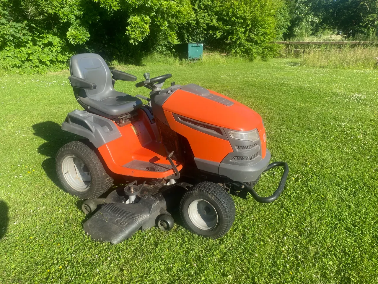 Billede 1 - Husqvarna YTH220T havetraktor