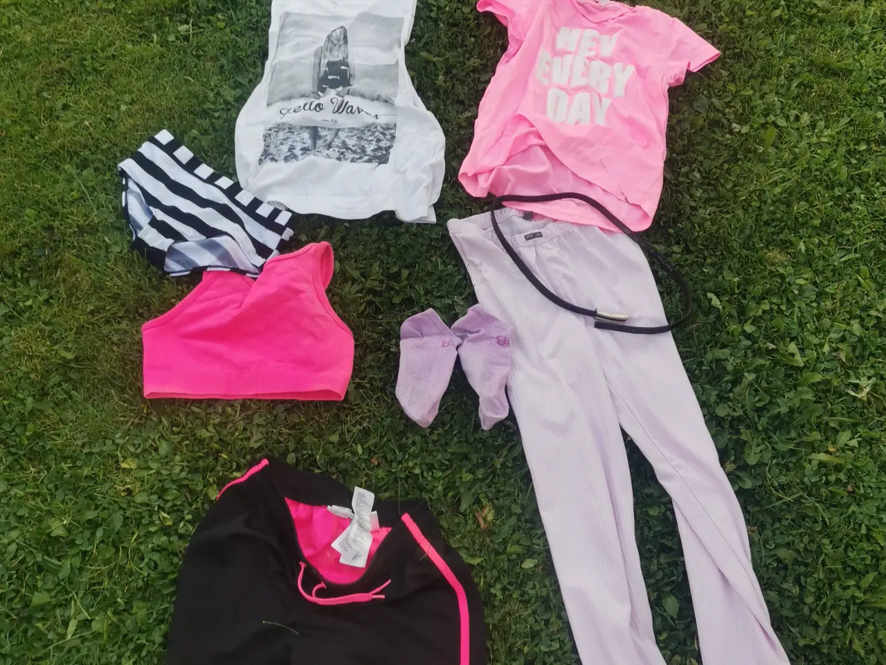 Billede 1 - Tøj pakke str 10-12 år, 5 kr ialt 🌸