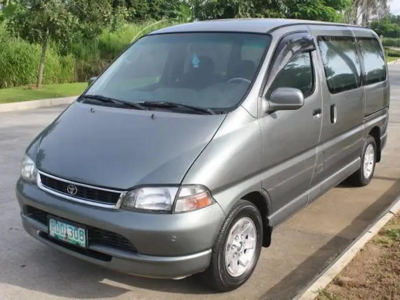 Billede 1 - KØBES Toyota HiAce - Fra før 03.06.1998