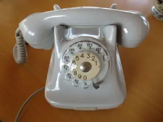 Grå telefon